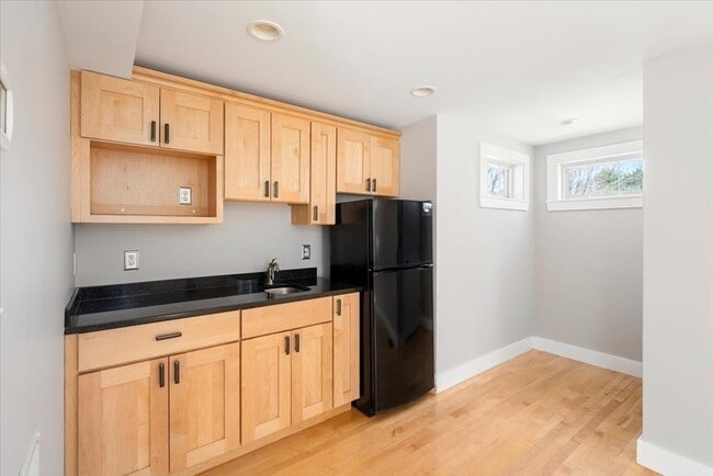 Building Photo - 85 Park St