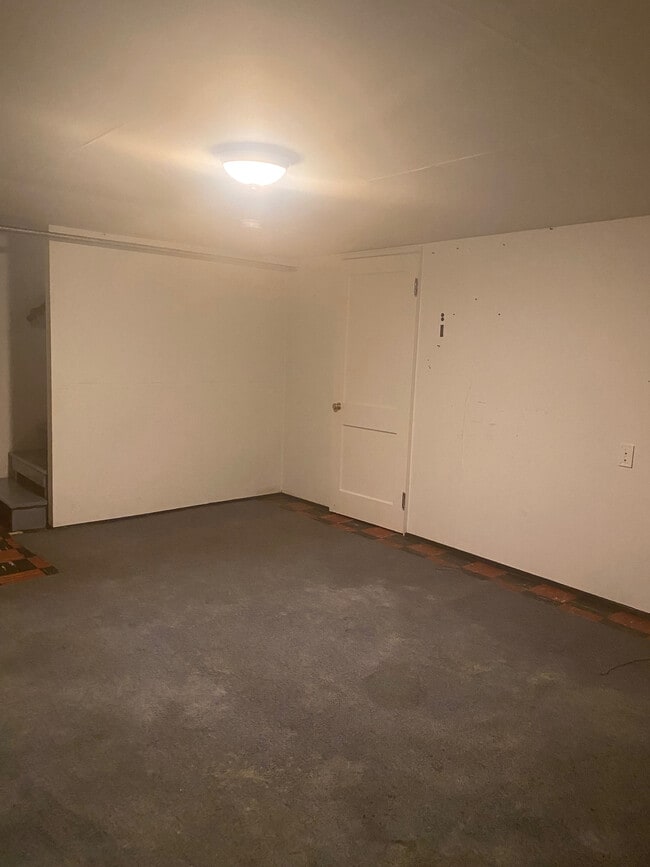 Building Photo - 34 Sipple Ave