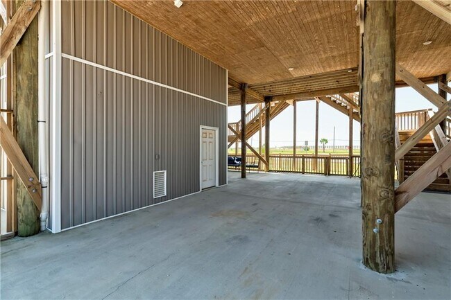 Building Photo - 1913 Cadillac Ave