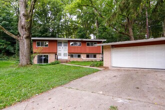 Building Photo - 534 Bemidji Ct