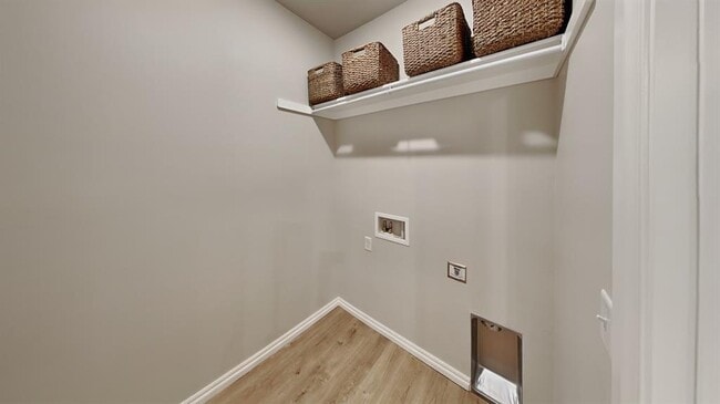 Building Photo - 6801 Labelle Dr