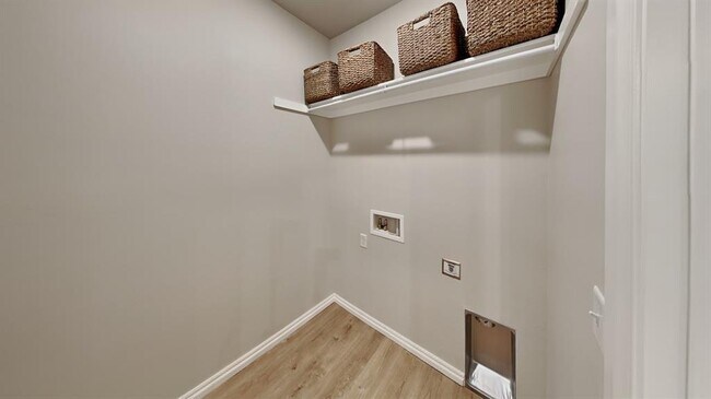 Building Photo - 8020 Labelle Dr