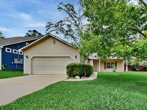 Building Photo - 906 Crystal River