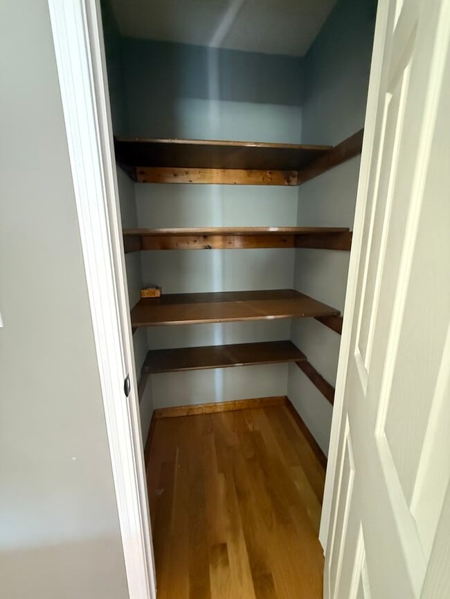 Building Photo - Single Family