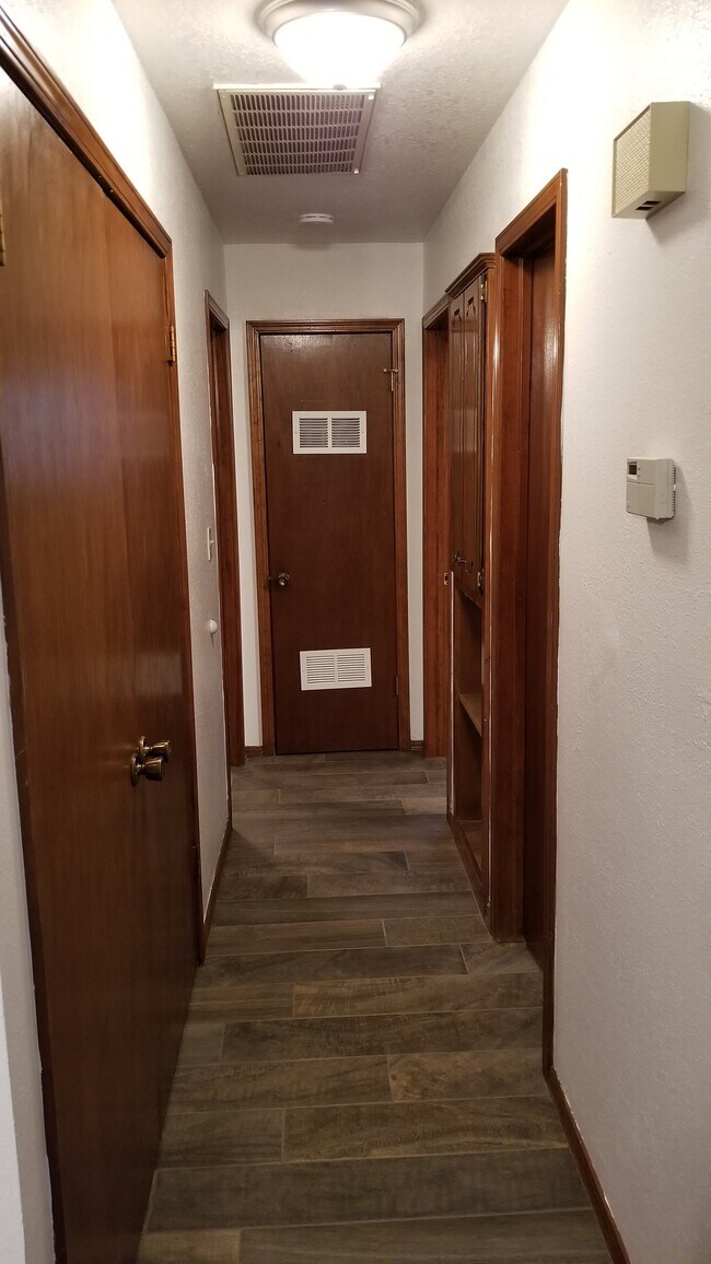 Hallway - 910 Acacia Circle