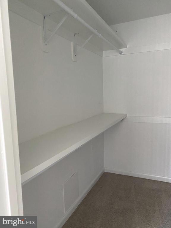 Building Photo - 15702 Dorset Rd