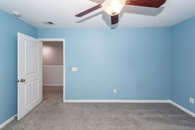 Building Photo - 5 Bedroom 3 Bath Home in Cane Bay Plantation - Summerville