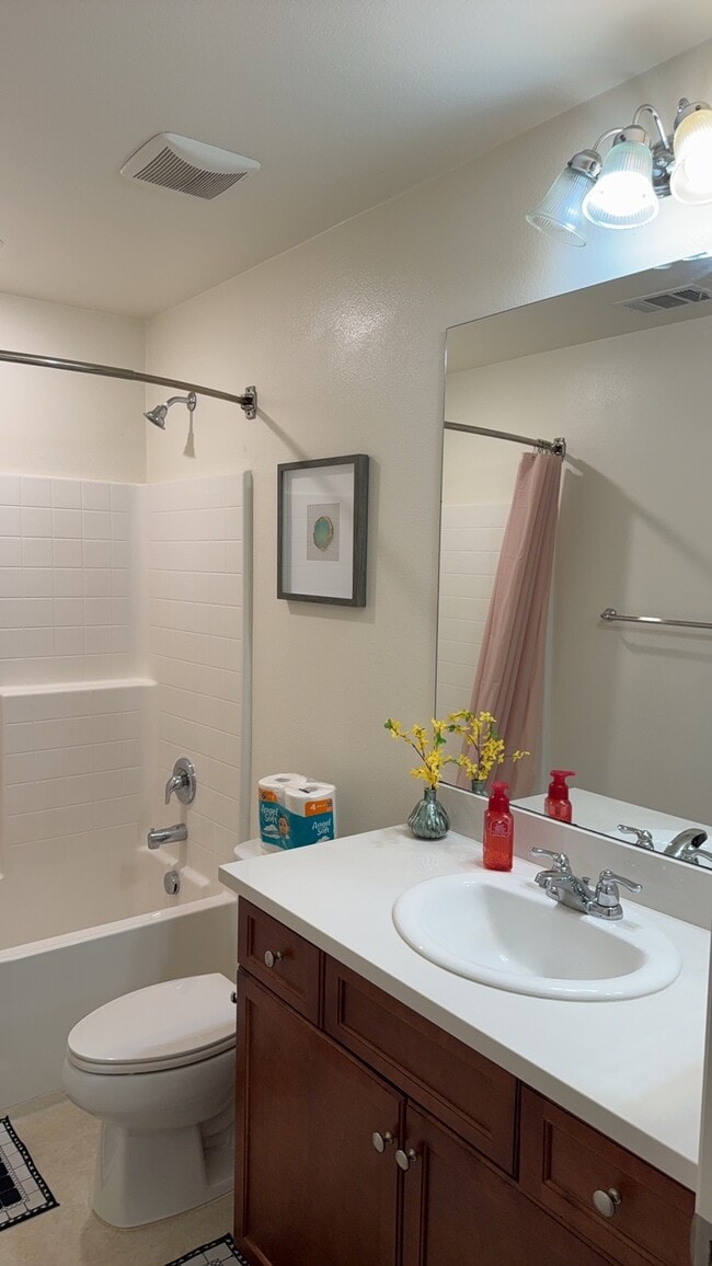 Building Photo - 15495 Fennel Pl