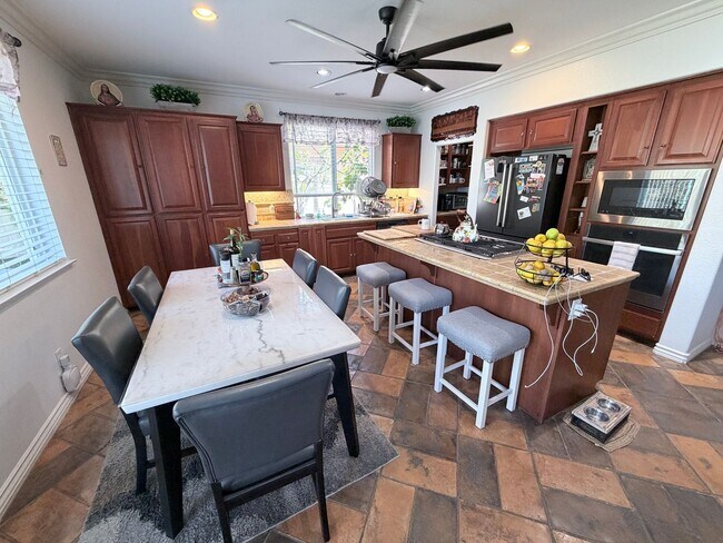 Building Photo - 3258 Meadow Side Pl