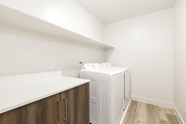 Building Photo - 4 bed | 2 1/2 bath | 2 car garage in Desert Canyon with washer/dryer/fridge