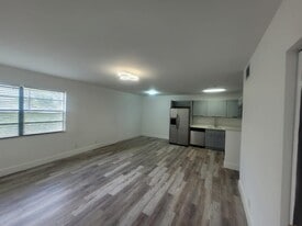 Building Photo - 3043 NW 118th Dr