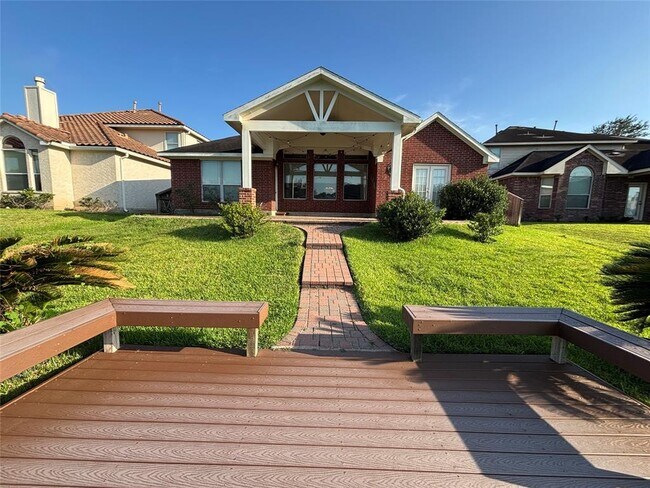 Building Photo - 3726 Golden Shores Dr