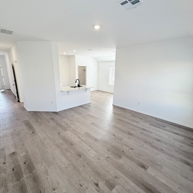 Building Photo - 1917 Rock Elm Dr