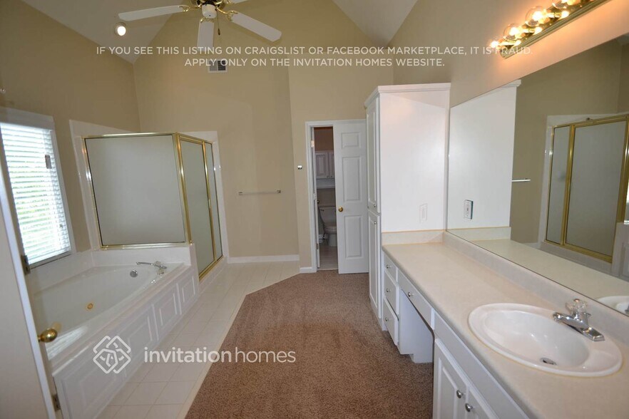 Building Photo - 844 Biscayne Way NW