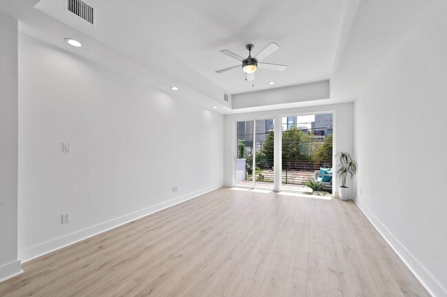 Building Photo - 1406 Valentine St