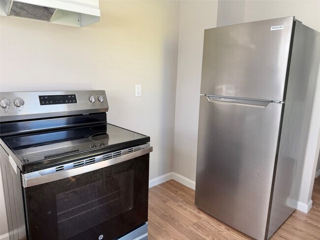 Building Photo - 3231 Holman St