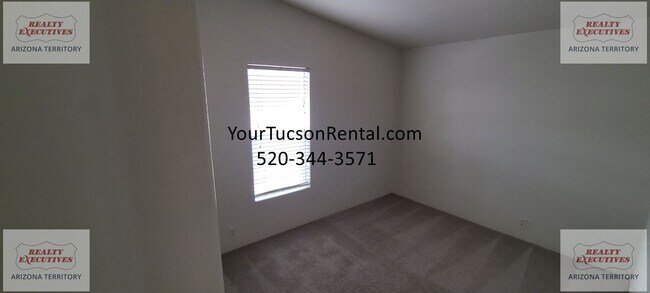 Building Photo - Irvington & Country Club area - 3 beds & 2 baths