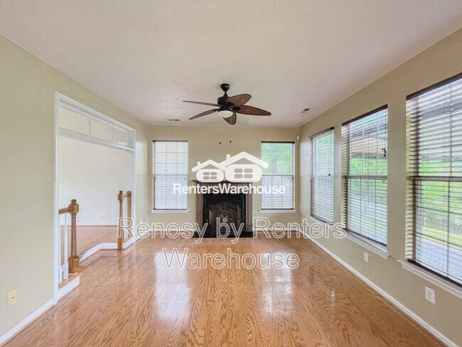 Building Photo - 601 Whisper Walk