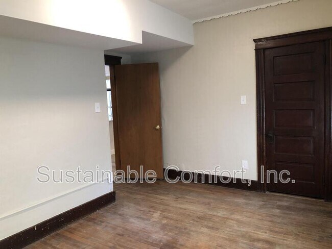 Building Photo - 12 Creston St