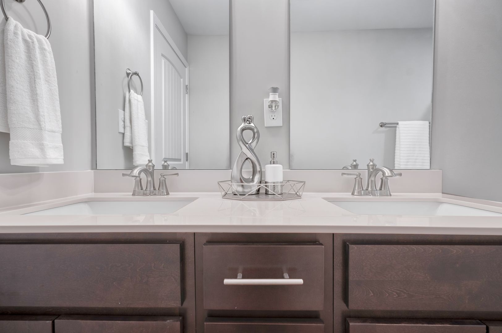 Building Photo - 541 New S Dr