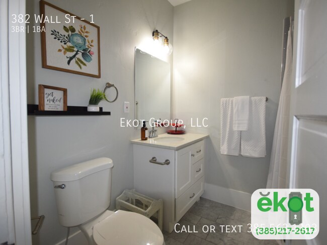 Building Photo - 382 Wall St