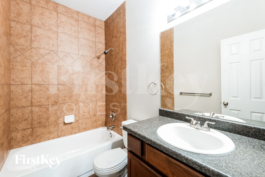 Building Photo - 8353 Freestar Way