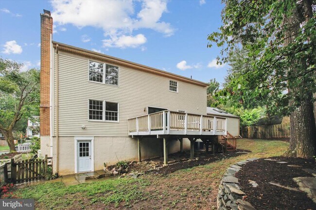 Building Photo - 10641 John Ayres Dr