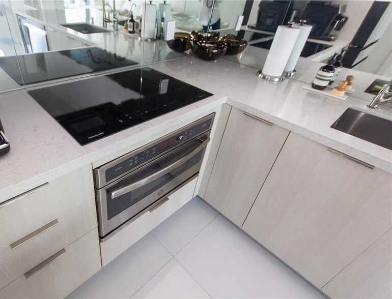 Building Photo - 92 SW 3rd St