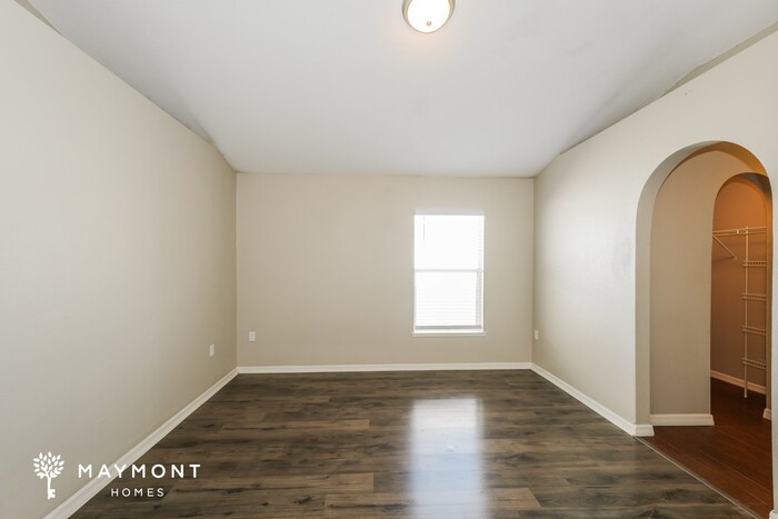 Building Photo - 806 Brenton Leaf Dr