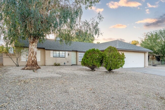 Primary Photo - 3 bedroom Home with Pool and Spa