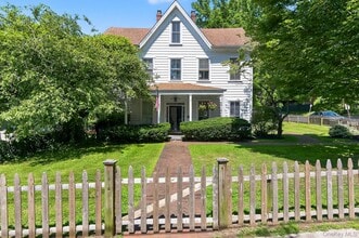 Building Photo - 4 Parkview Ter