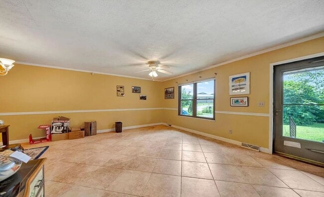 Building Photo - 809 Clifford Dr