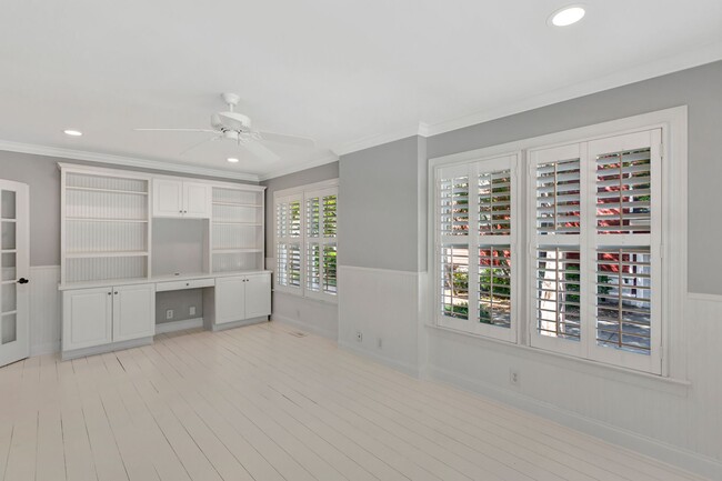 Building Photo - Daniel Island Home