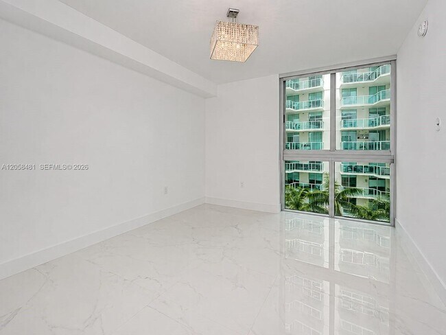 Building Photo - 300 Sunny Isles Blvd