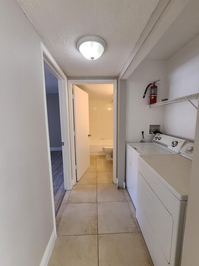 Building Photo - 1460 Windorah Way