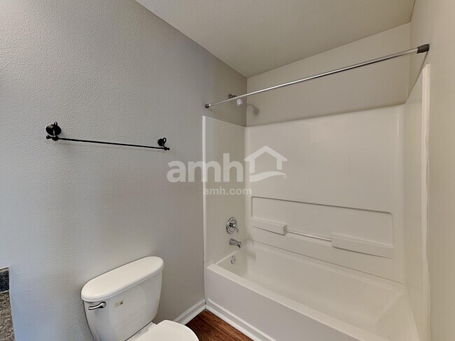 Building Photo - 1413 Dowell St