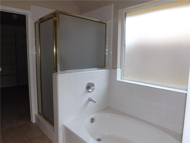 Building Photo - 2837 Astor Dr