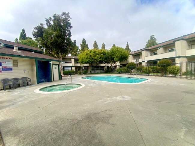 Building Photo - CUTE, COMFY & CONVENIENT CONDO IN UNION CITY