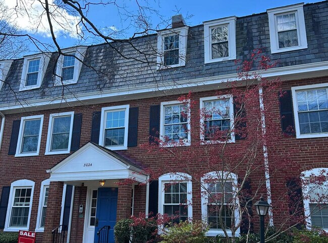 Building Photo - 3024 S Buchanan St