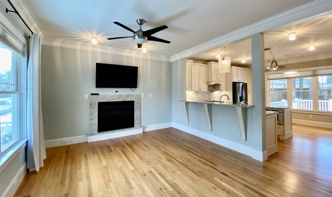 Building Photo - 305 Mallard Ave