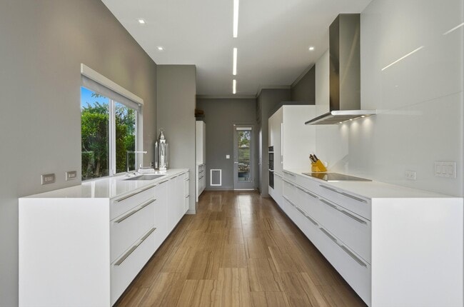 Building Photo - 47125 El Menara Cir