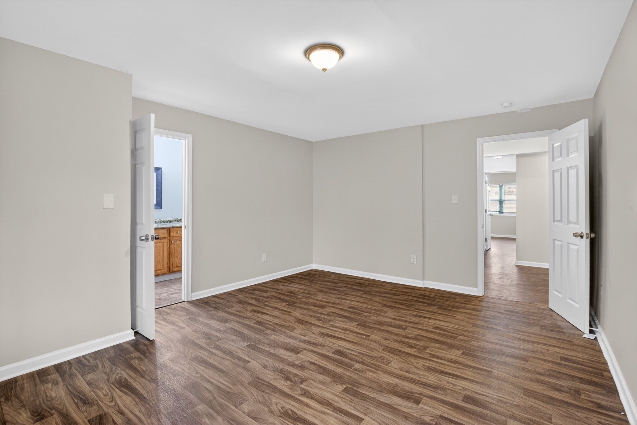 Building Photo - 3575 Oakvale Rd