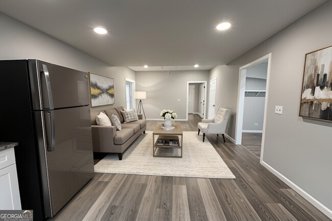 Building Photo - 30 E Kimble St