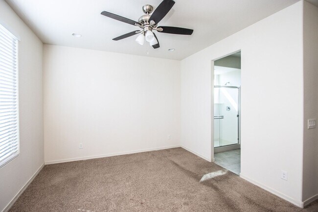 Building Photo - COMING SOON !! Mountainside Living at Canyon Views! 4 bedroom 2 bathroom!