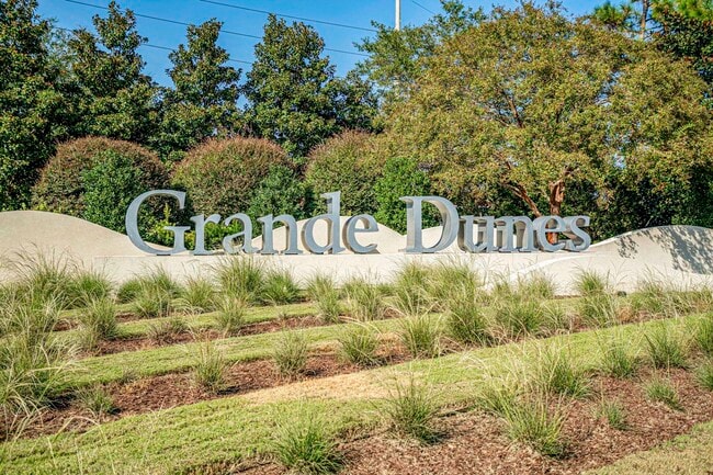 Building Photo - 2600 Elowen Ln