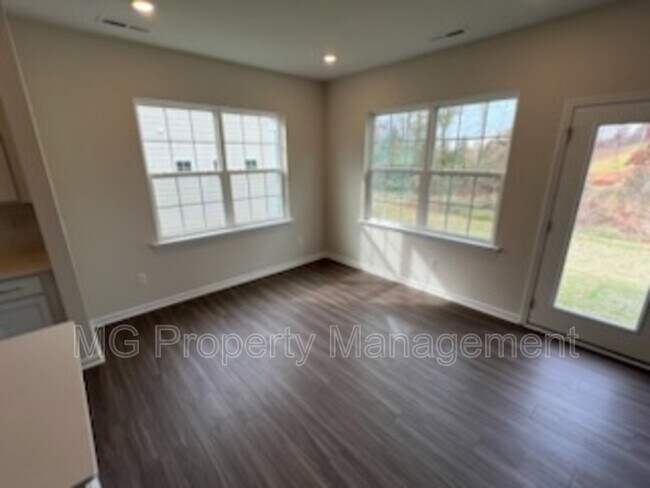 Building Photo - 3024 Findley Rd