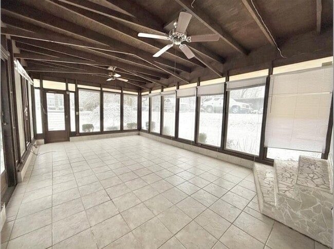 Building Photo - 310 W Meyer Ave