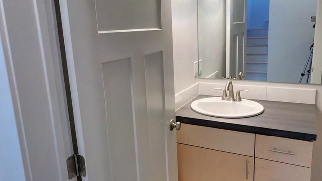 Building Photo - 1112 King Rd