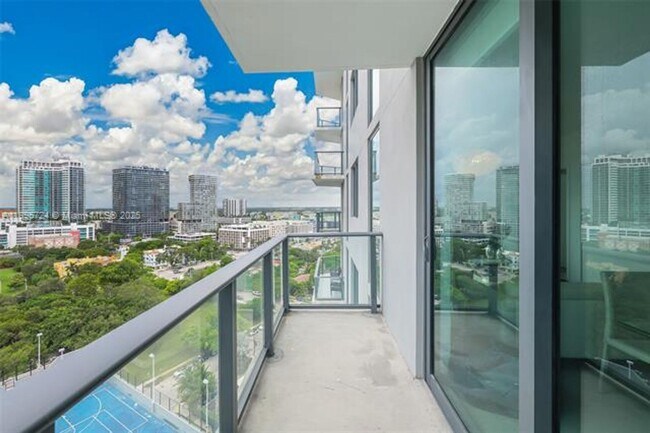 Building Photo - 501 NE 31st St