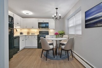 Building Photo - 7-47 Edgelawn Ave